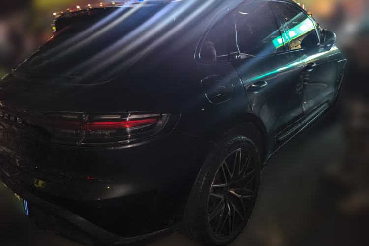 Used Porsche Macan 2022 Macan 2.0T Rear Right 45 Deg