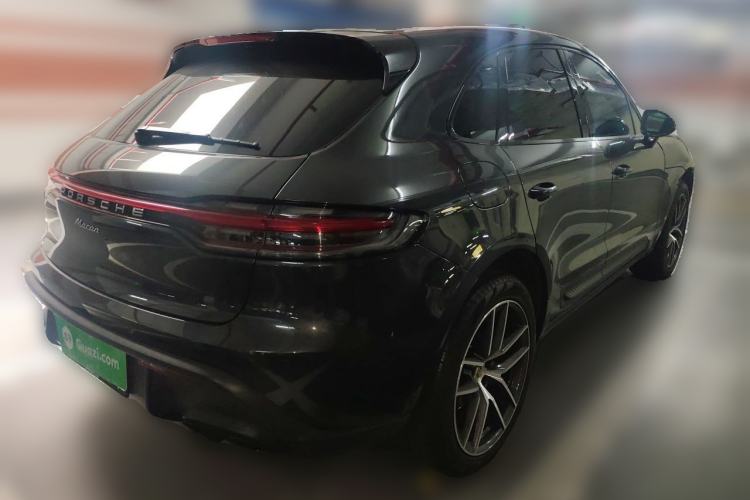 Used Porsche Macan 2022 Macan 2.0T Rear Right 45 Deg