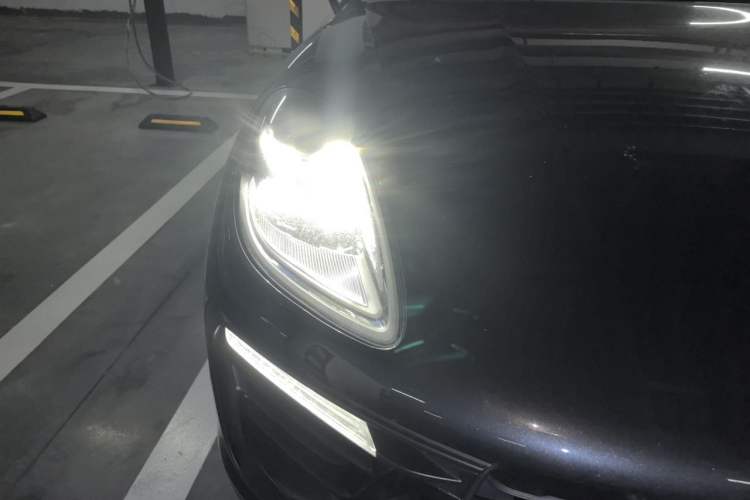 Used Porsche Macan 2022 Macan 2.0T Right Front Headlight