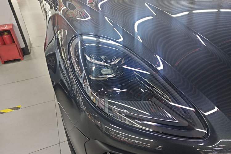 Used Porsche Macan 2022 Macan 2.0T Right Front Headlight