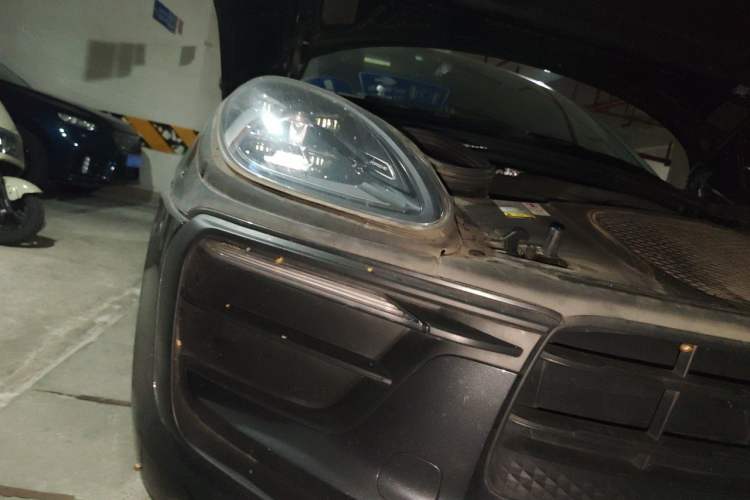 Used Porsche Macan 2022 Macan 2.0T Right Front Headlight