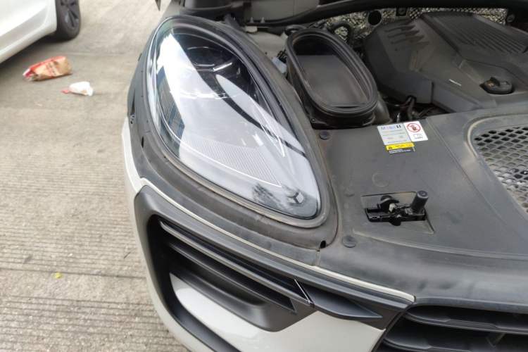 Used Porsche Macan 2022 Macan T 2.0T Right Front Headlight