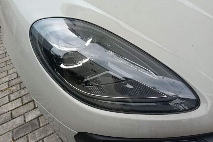 Used Porsche Macan 2022 Macan 2.0T Right Front Headlight