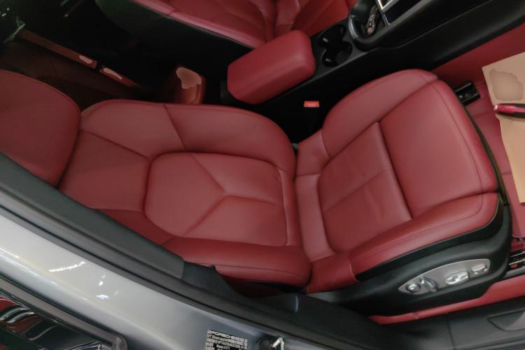 Used Porsche Macan 2022 Macan 2.0T Right Front Seat