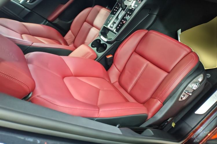 Used Porsche Macan 2022 Macan S 2.9T Right Front Seat
