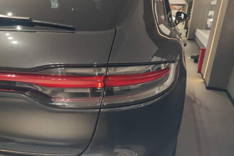 Used Porsche Macan 2022 Macan 2.0T Right Rear Taillight