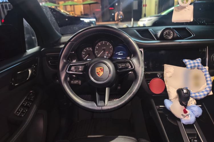 Used Porsche Macan 2022 Macan 2.0T Steering Wheel