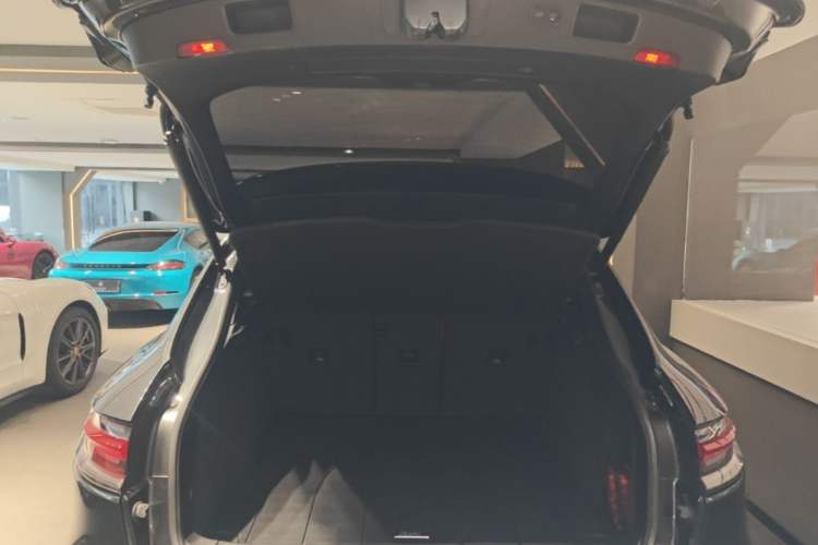 Used Porsche Macan 2022 Macan 2.0T Trunk