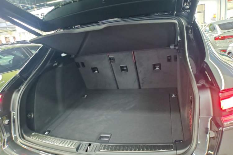 Used Porsche Macan 2022 Macan S 2.9T Trunk