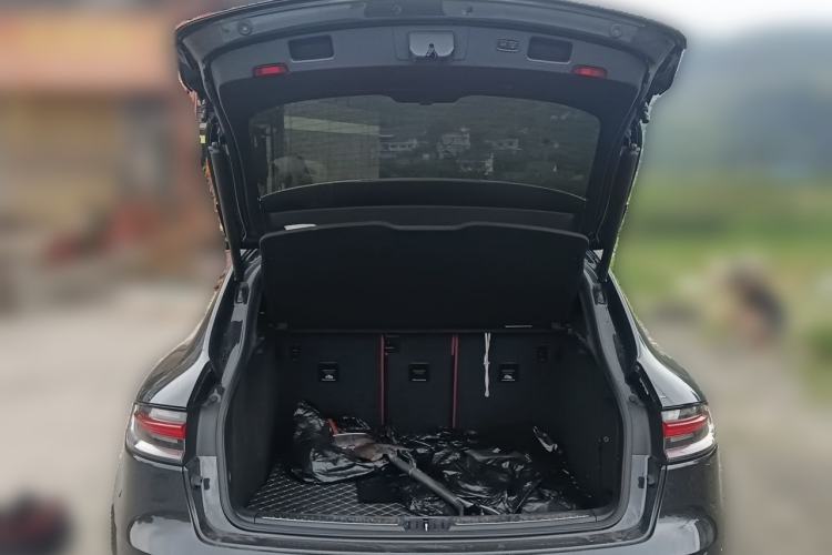 Used Porsche Macan 2022 Macan 2.0T Trunk