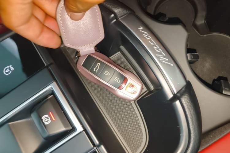 Used Porsche Macan 2022 Macan 2.0T Vehicle Key