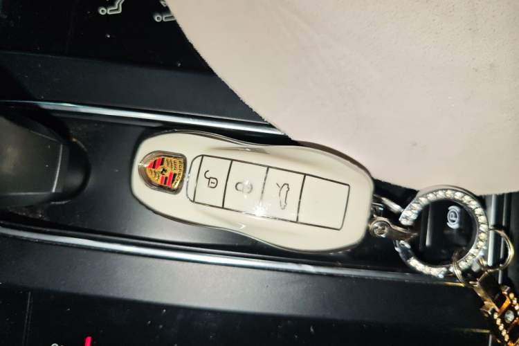 Used Porsche Macan 2022 Macan 2.0T Vehicle Key