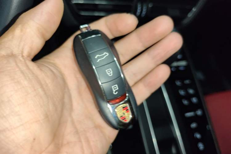 Used Porsche Macan 2022 Macan 2.0T Vehicle Key