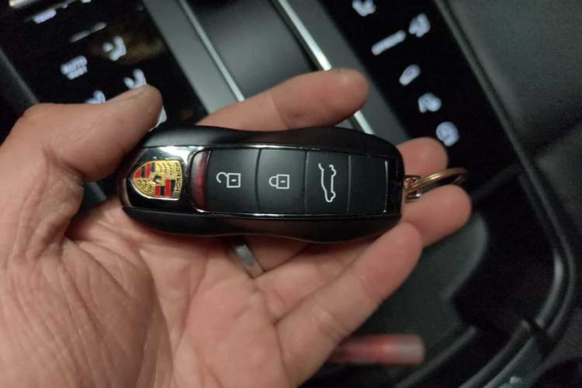 Used Porsche Macan 2022 Macan 2.0T Vehicle Key