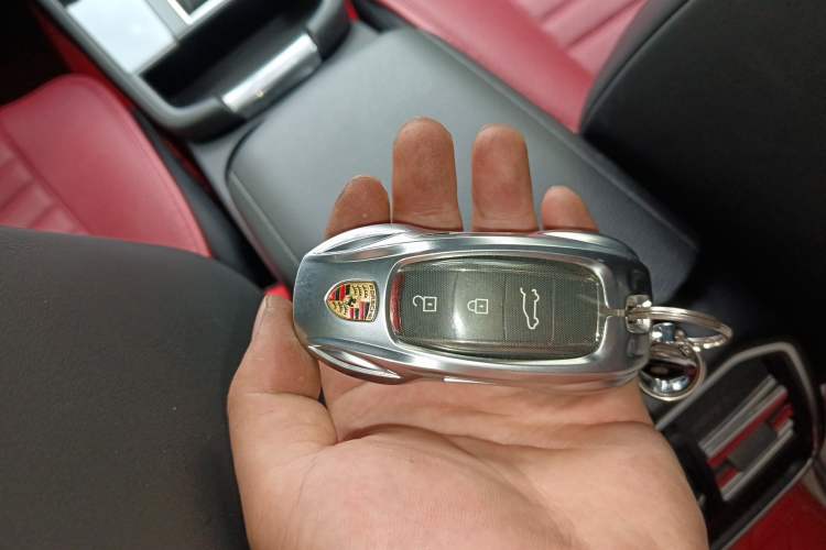 Used Porsche Macan 2022 Macan 2.0T Vehicle Key