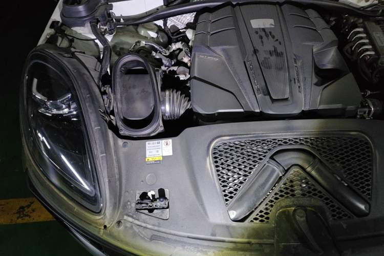 Used Porsche Macan 2022 Macan S 2.9T Engine Bay Right