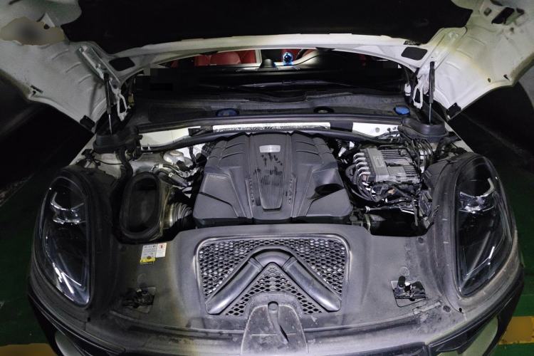 Used Porsche Macan 2022 Macan S 2.9T Engine Bay