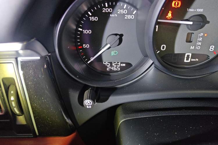 Used Porsche Macan 2022 Macan S 2.9T Odometer Close Up