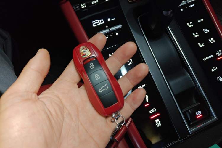 Used Porsche Macan 2022 Macan S 2.9T Vehicle Key