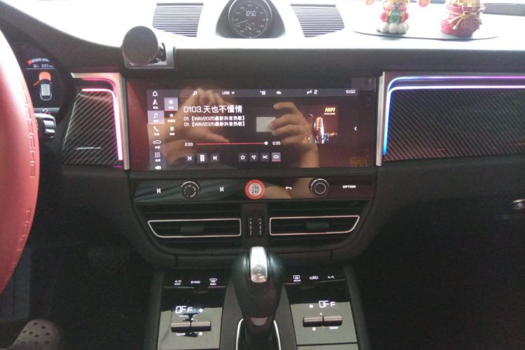 Used Porsche Macan 2022 Macan 2.0T Audio And AC Panel