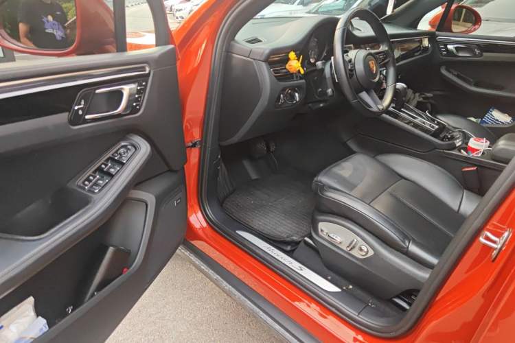 Used Porsche Macan 2022 Macan S 2.9T Driver Seat