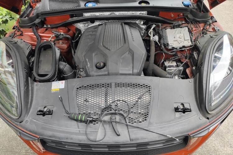 Used Porsche Macan 2022 Macan 2.0T Engine Bay