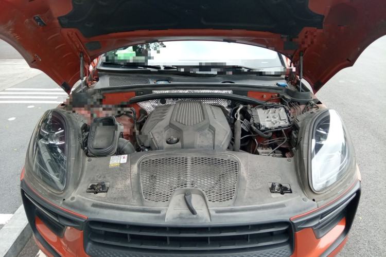 Used Porsche Macan 2022 Macan 2.0T Engine Bay