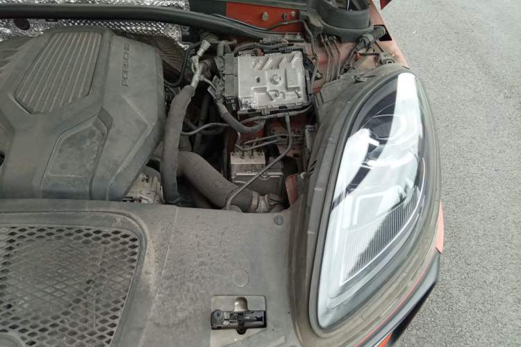 Used Porsche Macan 2022 Macan 2.0T Engine Bay Left