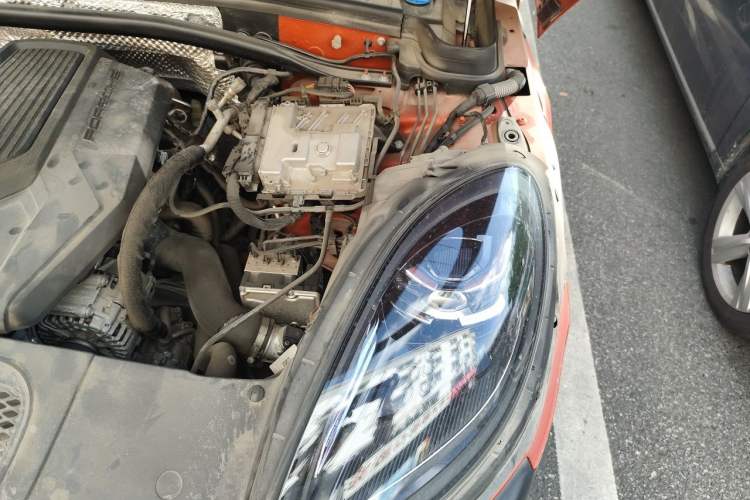Used Porsche Macan 2022 Macan 2.0T Engine Bay Left