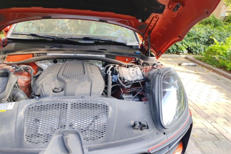 Used Porsche Macan 2022 Macan 2.0T Engine Bay Left