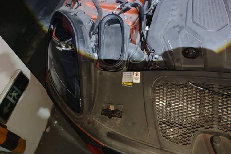 Used Porsche Macan 2022 Macan 2.0T Engine Bay Right