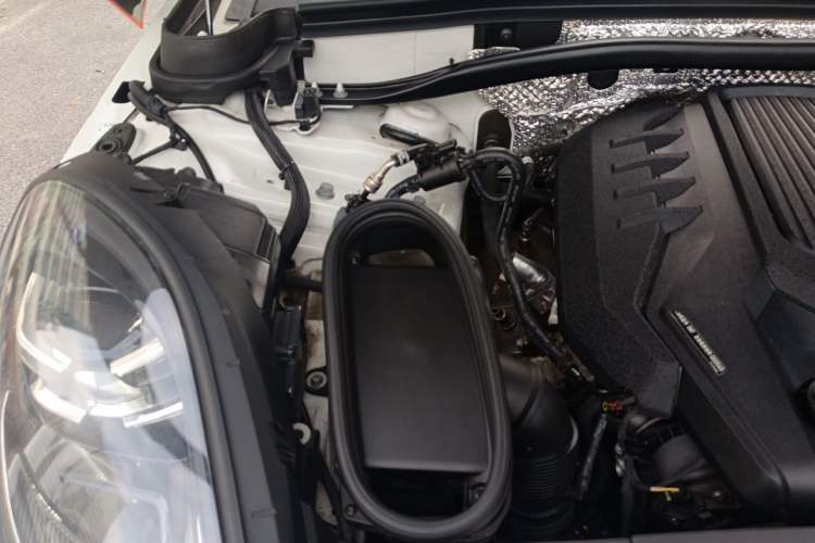 Used Porsche Macan 2022 Macan 2.0T Engine Bay Right