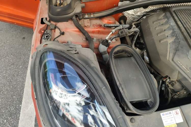 Used Porsche Macan 2022 Macan 2.0T Engine Bay Right