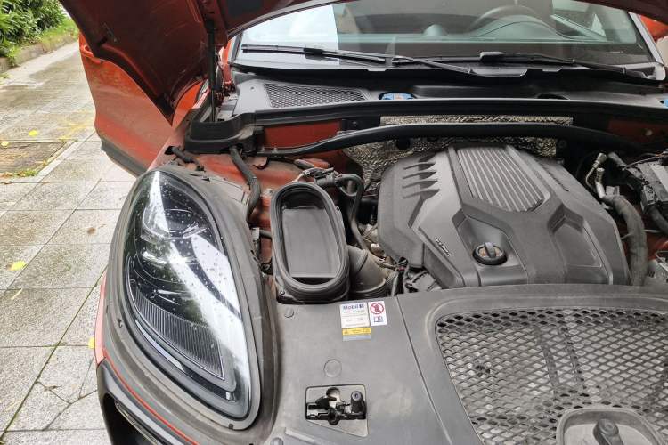 Used Porsche Macan 2022 Macan 2.0T Engine Bay Right