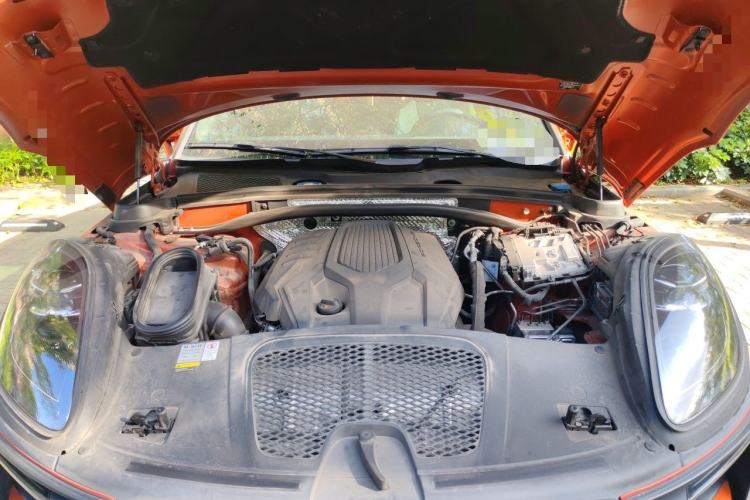 Used Porsche Macan 2022 Macan 2.0T Engine Bay