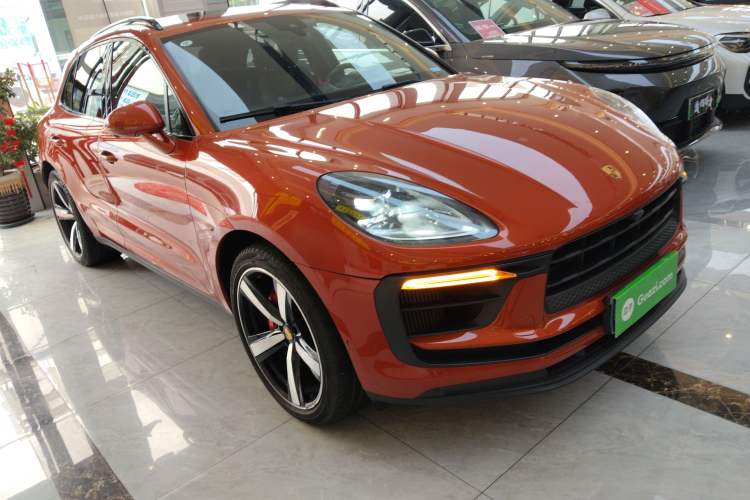 Used Porsche Macan 2022 Macan S 2.9T Front Right 45 Deg