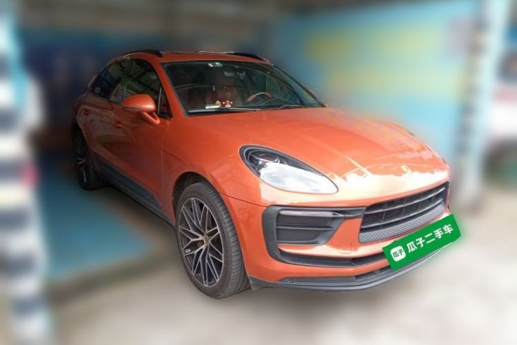Used Porsche Macan 2022 Macan 2.0T Front Right 45 Deg