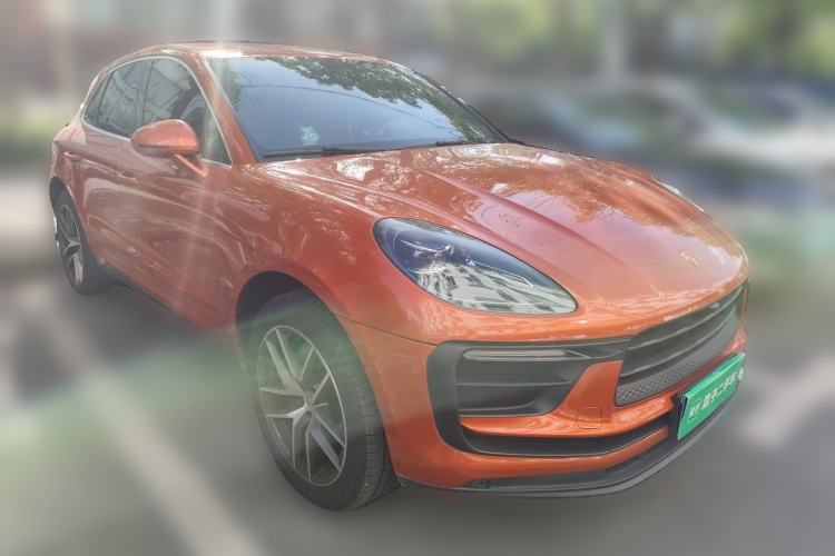 Used Porsche Macan 2022 Macan 2.0T Front Right 45 Deg