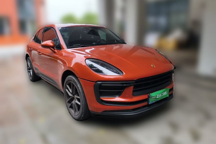 Used Porsche Macan 2022 Macan 2.0T Front Right 45 Deg