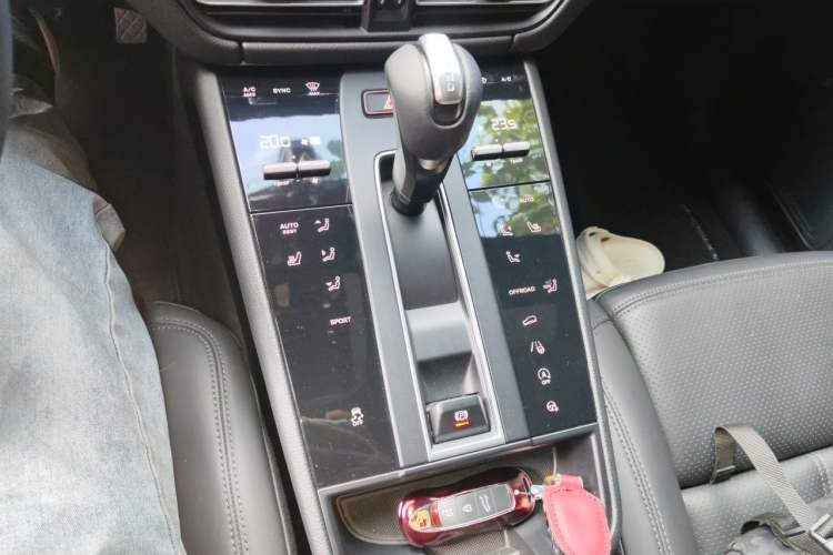 Used Porsche Macan 2022 Macan 2.0T Gear Lever