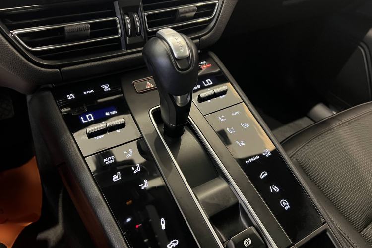 Used Porsche Macan 2022 Macan S 2.9T Interior 4