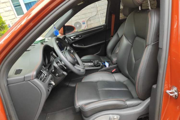Used Porsche Macan 2022 Macan 2.0T Left Front Seat