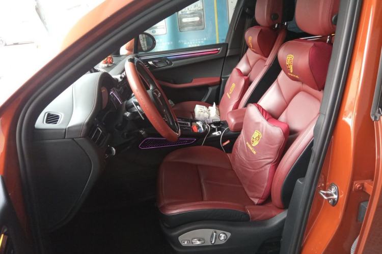 Used Porsche Macan 2022 Macan 2.0T Left Front Seat