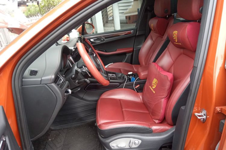 Used Porsche Macan 2022 Macan 2.0T Left Front Seat