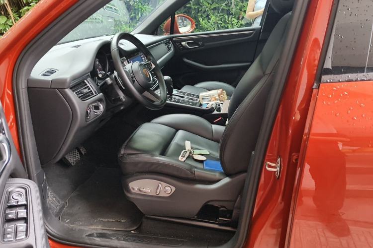 Used Porsche Macan 2022 Macan 2.0T Left Front Seat