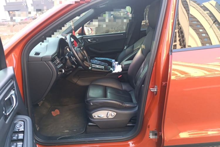 Used Porsche Macan 2022 Macan 2.0T Left Front Seat