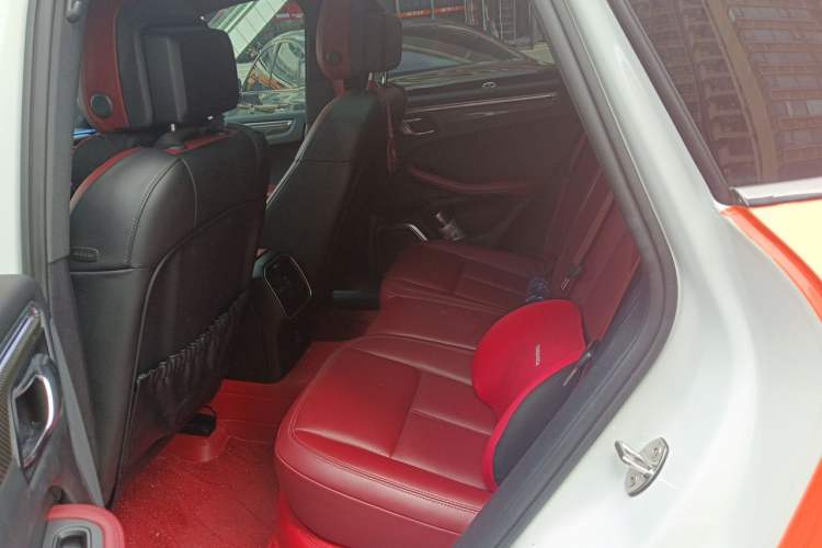 Used Porsche Macan 2022 Macan 2.0T Left Rear Seat