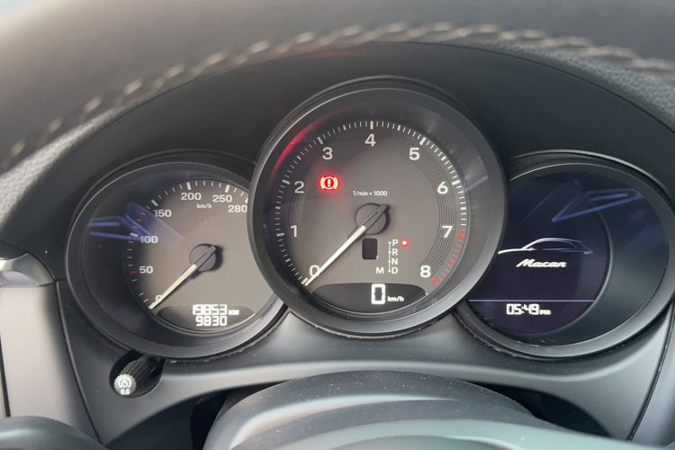 Used Porsche Macan 2022 Macan 2.0T Odometer Close Up