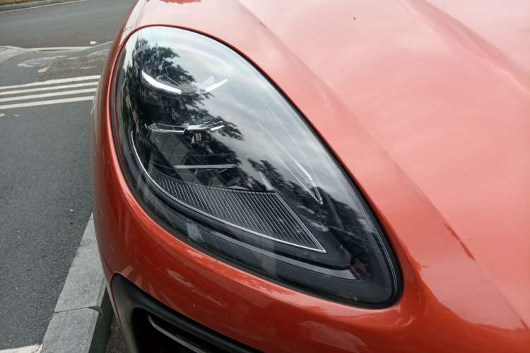 Used Porsche Macan 2022 Macan 2.0T Right Front Headlight