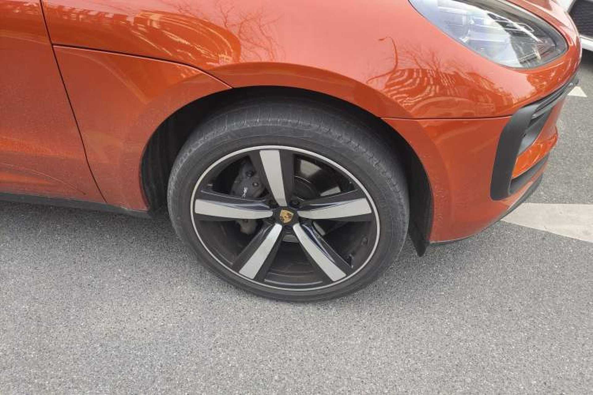 Used Porsche Macan 2022 Macan 2.0T Right Front Wheel Hub